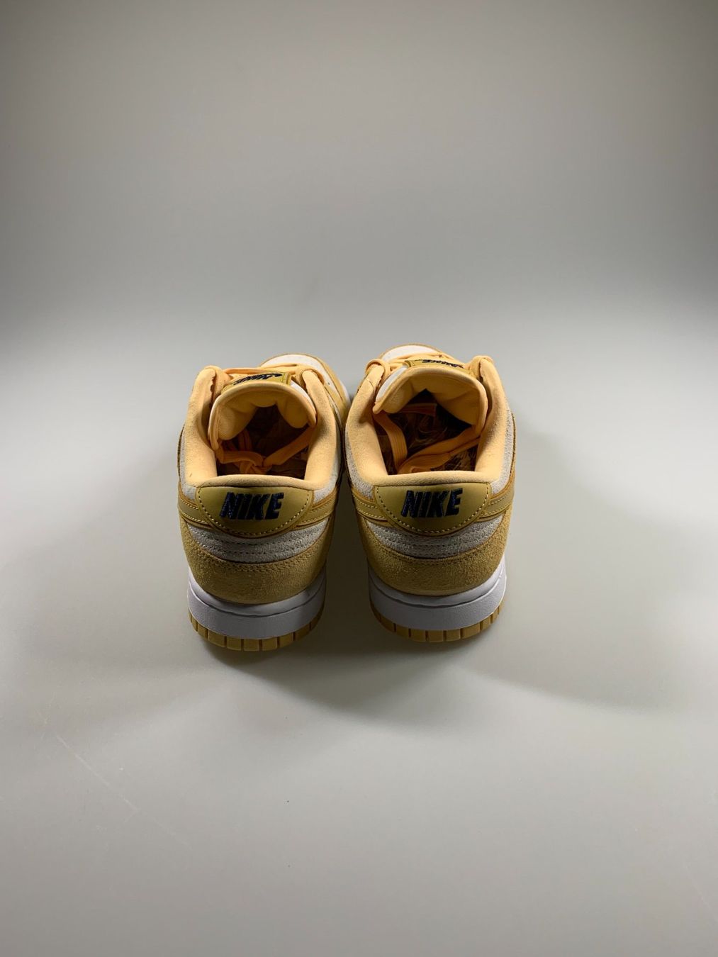 Scarpe da uomo: Nike Dunk Low Celestial Gold Suede (Womens) – Nuovo e nell'imballaggio originale da Thörishaus venduto da SnkrsVie 1