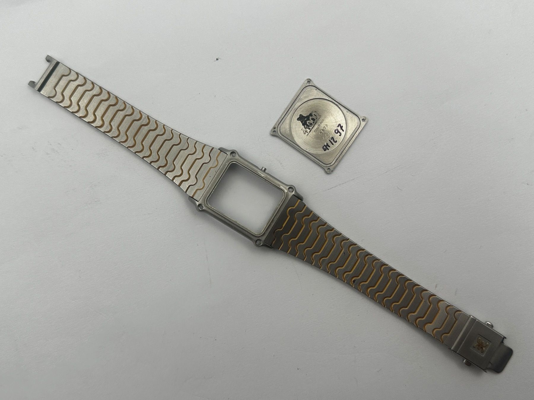 Ebel Orologi: Ebel Gehäuse Tank mit Band ref: 181901 – Usato da Brüttisellen venduto da AlphaOmega05 1