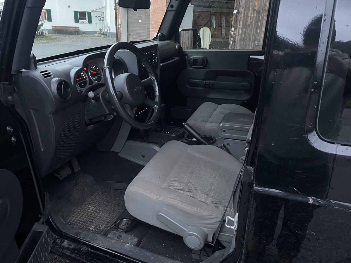 Jeep Automobili: Jeep Wrangler JK Rubicon 2.8 CRD  – Usato da Heitenried venduto da Alpuchalb 3