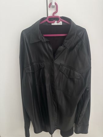 Schwarze Leder-Look Bluse Gr. M / L – perfekt für den Herbst