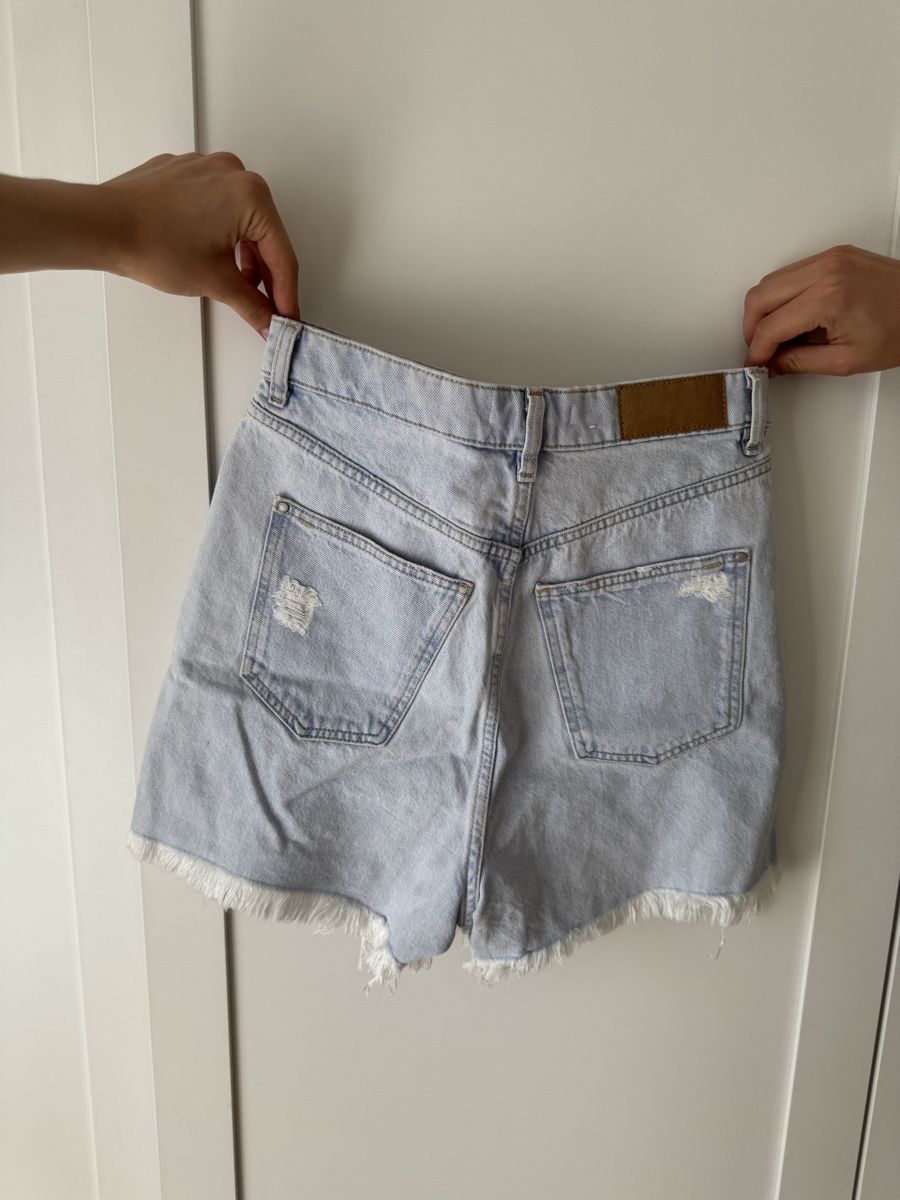 Esprit Pantaloni: Jeans Shorts – Usato da Zürich venduto da m_secondhand 1