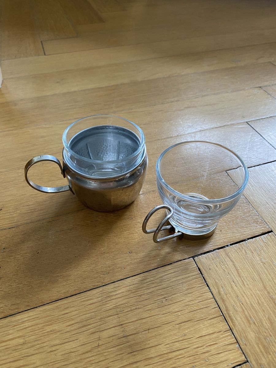 Gläser: Tee- oder Espressogläser mit Metallhalterung Set 8-teilig – Gebraucht aus Biglen von Gloeggeler.03