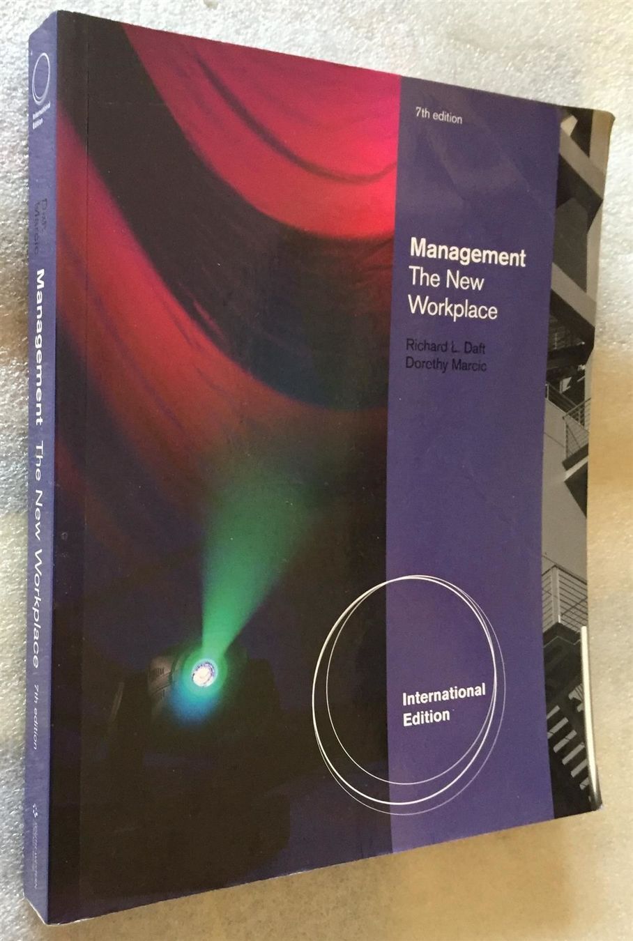 Bücher: Management The New Workplace Daft Marcic International Edit. – Gebraucht aus Genève von Cockattoo