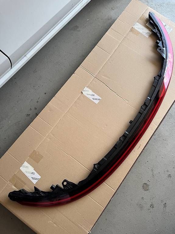 Porsche Fari: Porsche 992.2 rear light bar – Usato da Savosa venduto da ssch3