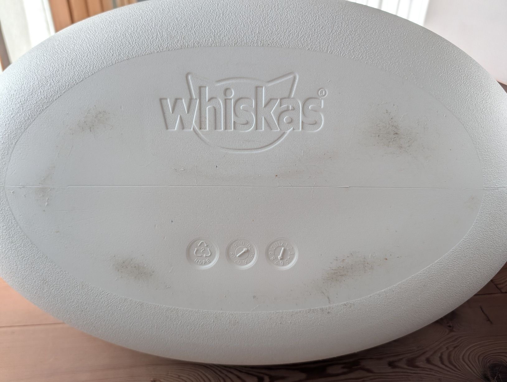 Liege- & Schlafplätze: Whiskas Design Katzenhöhle  – Gebraucht aus Glarus von and_9yjq 4