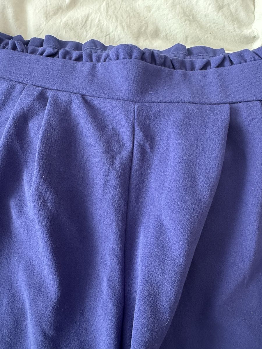 Pantaloni: Pantalon large violet EVEN&ODD taille haute, parfait – Usato da Genève venduto da lejardindesvetements 2