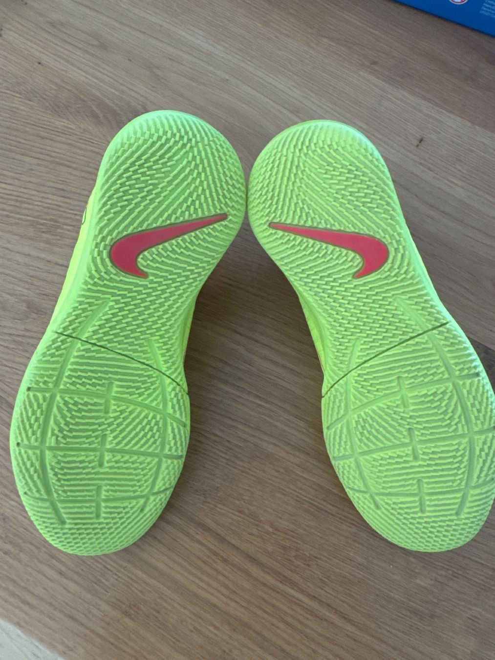 Nike Chaussures hommes: Nike Hallenschuhe – D'occasion à Würenlos par Nice05 1