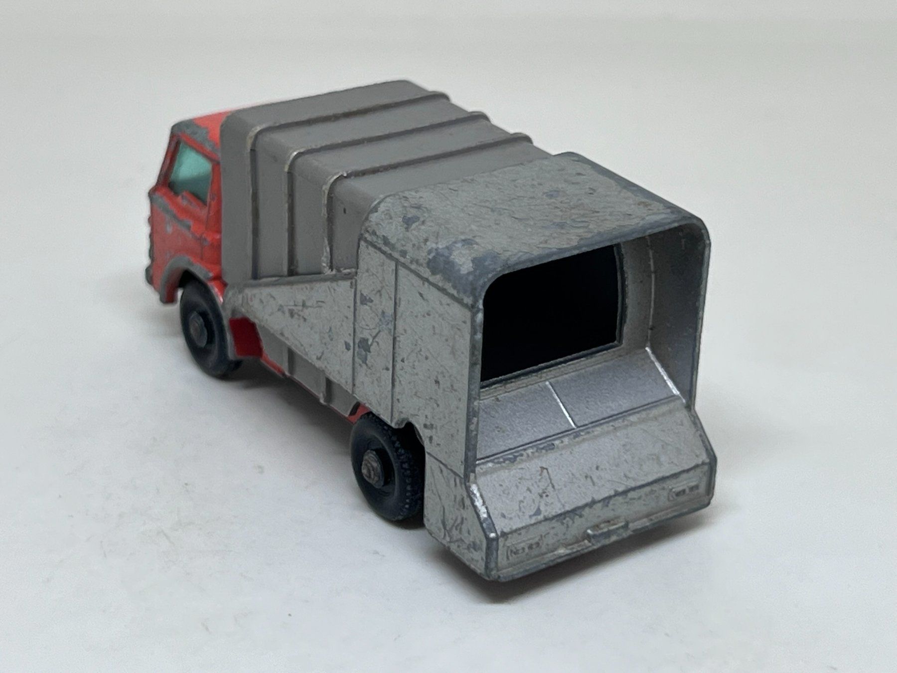 Matchbox Modellautos: Matchbox Refuse Truck #22 – Gebraucht aus Wildegg von LaaBoutique 2