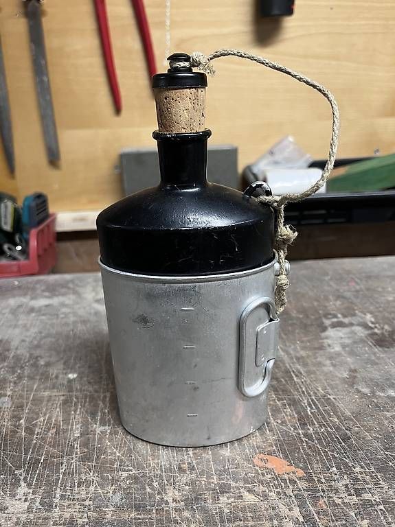 Borracce & Thermos: Alte Armee Gamelle & Feldflasche – Usato da Binningen venduto da Benji69 1
