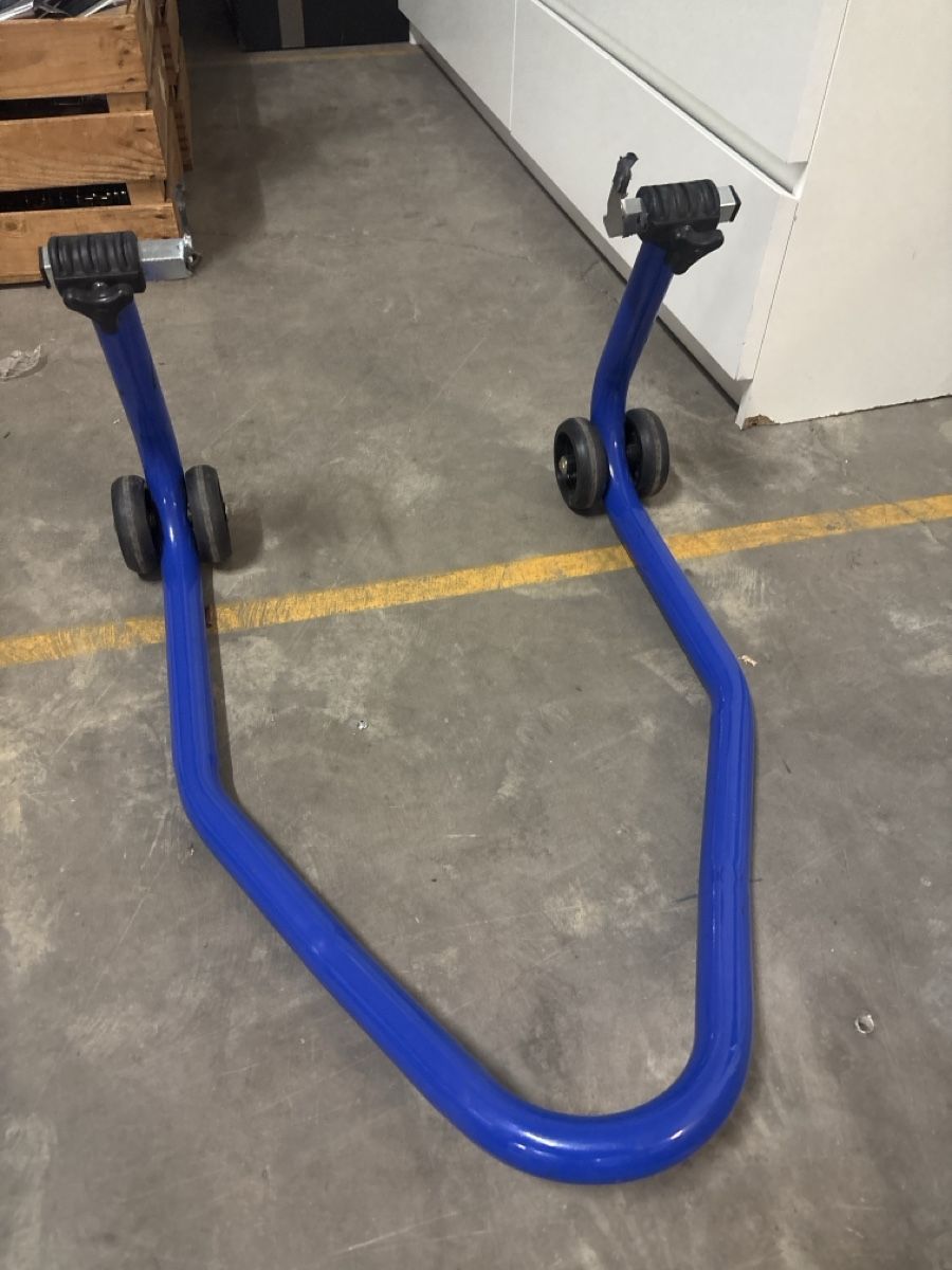 Ständer: Bike Stand gebraucht – Gebraucht aus Würenlos von Rest-Wert