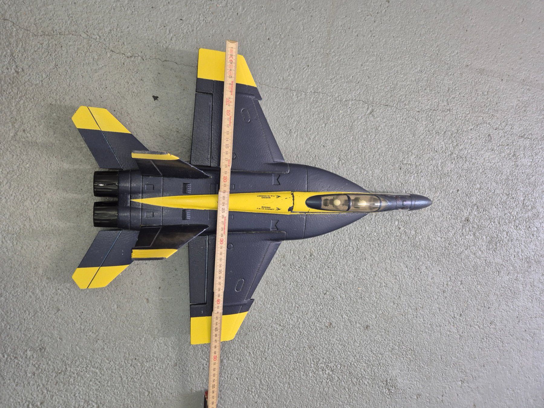 Kits de montage: Jet-Modellflugzeug F/A 18 – D'occasion à Domat Ems par tchnesa 3