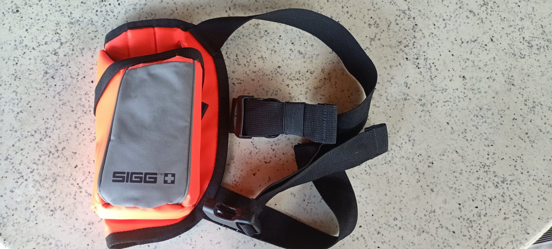 Sigg Taschen: SIGG Hüfttasche Gürteltasche orange/grau – Gebraucht aus Sempach von Outletinoo 2