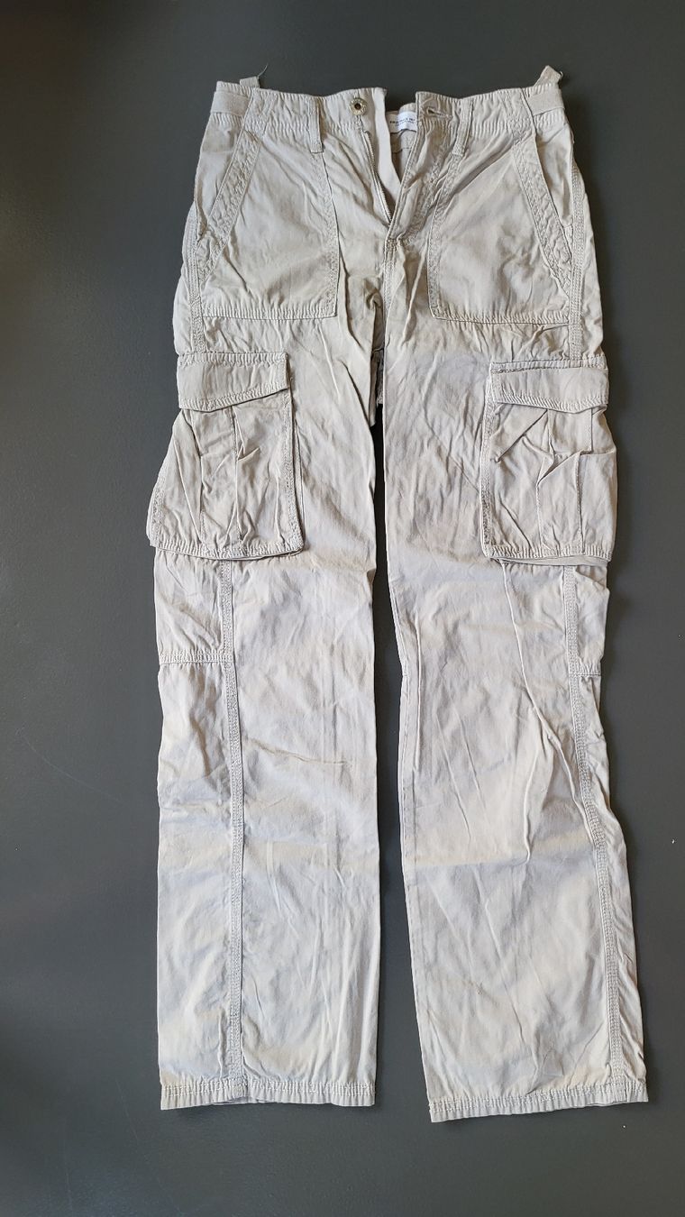 Hosen: sommerhose bershka 34 – Gebraucht aus Zürich von Sibetti