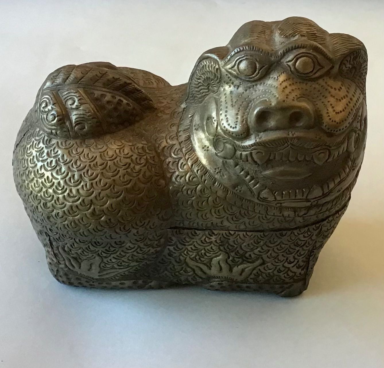 Statuette: Fu Hund - Dose – Usato da Bubendorf venduto da Alpenheidi