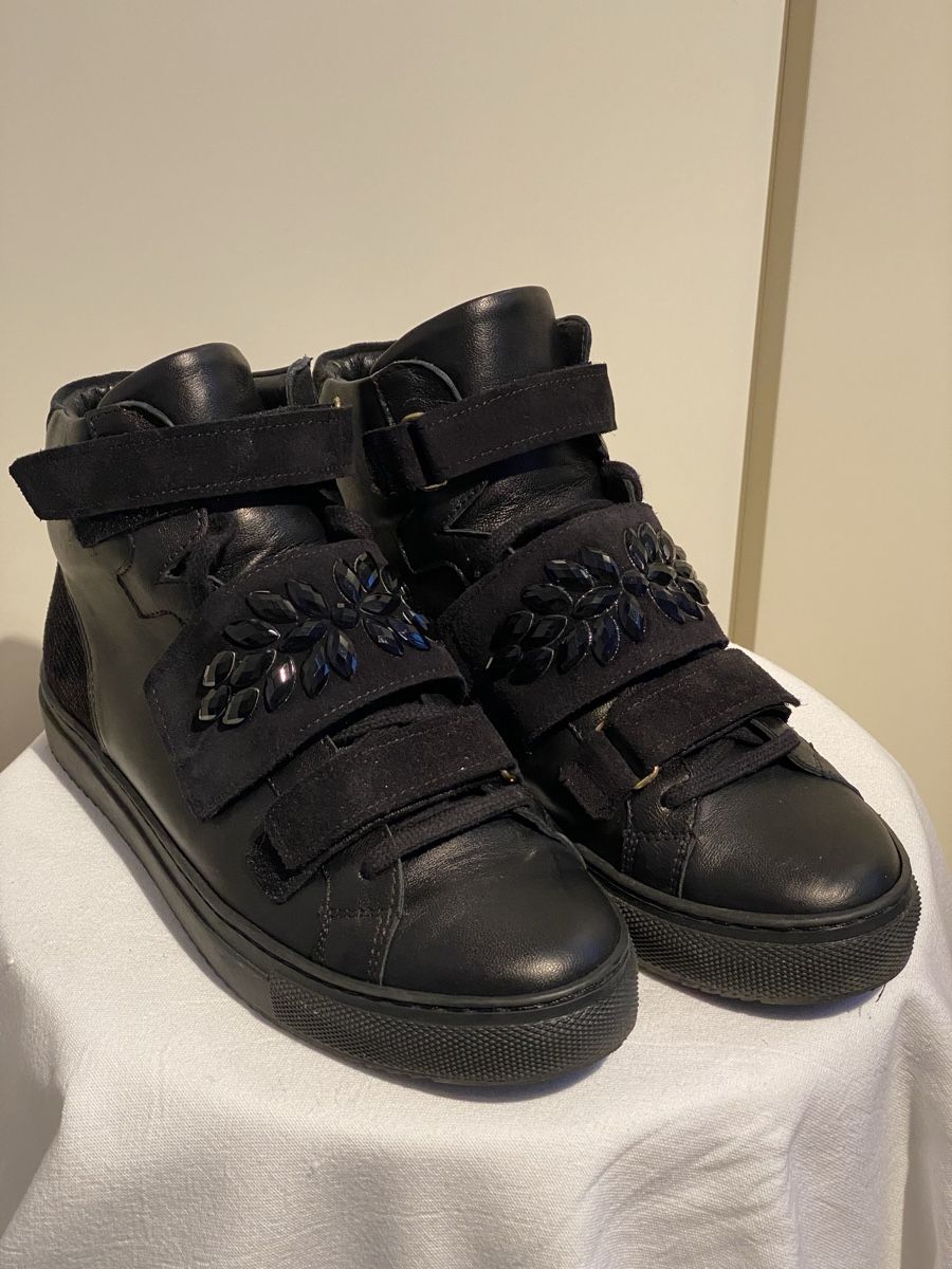 Scarpe da donna: RISA Leder Sneaker mit Steinen – Nuovo (secondo la descrizione) da Birr venduto da sfe_rhj7