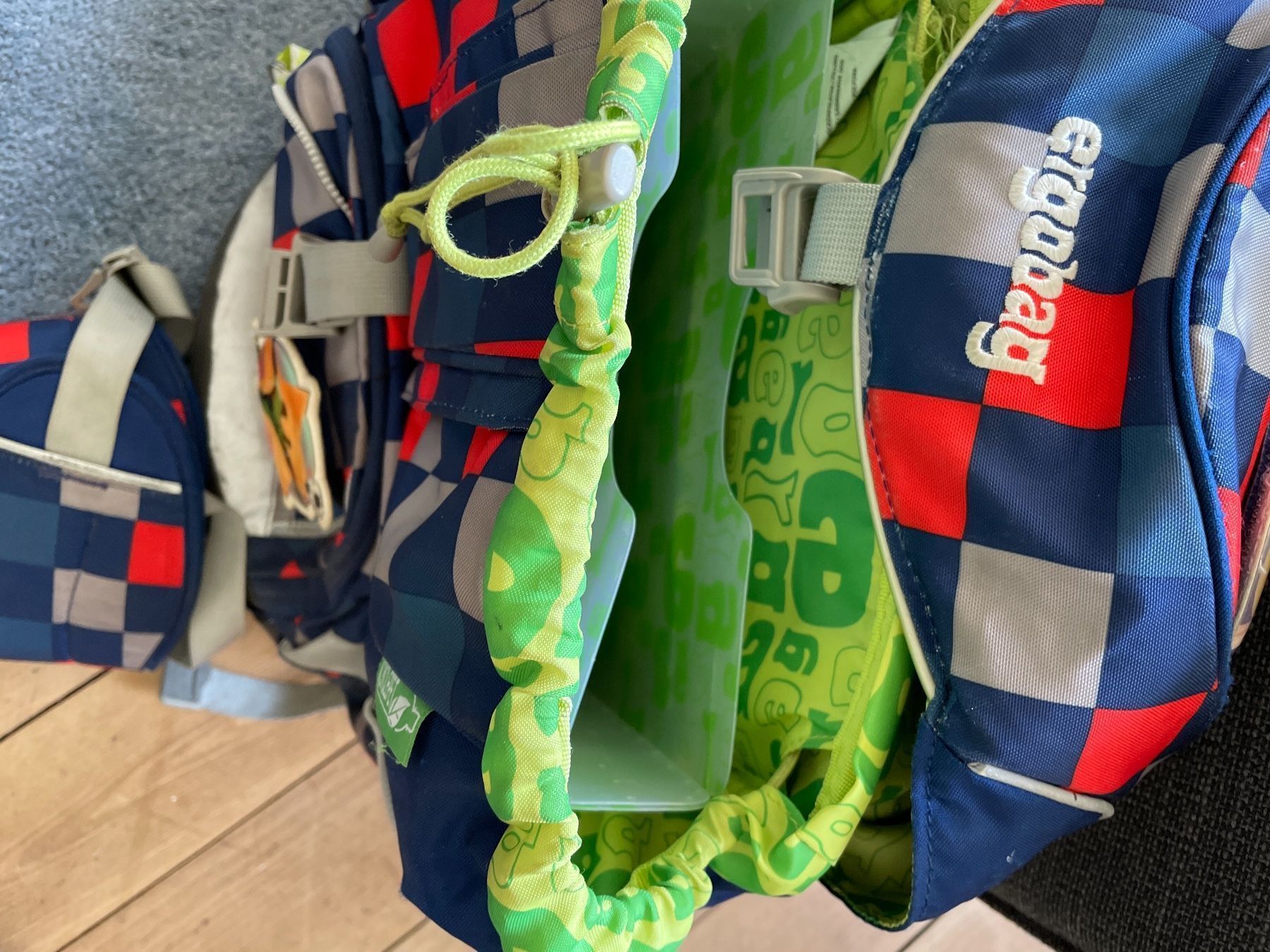Ergobag Borse & Zaini: ERGOBAG Set: Pack + Turnsack + Mappe + 5 Kletties – Usato da Frasnacht venduto da GracyStore 7