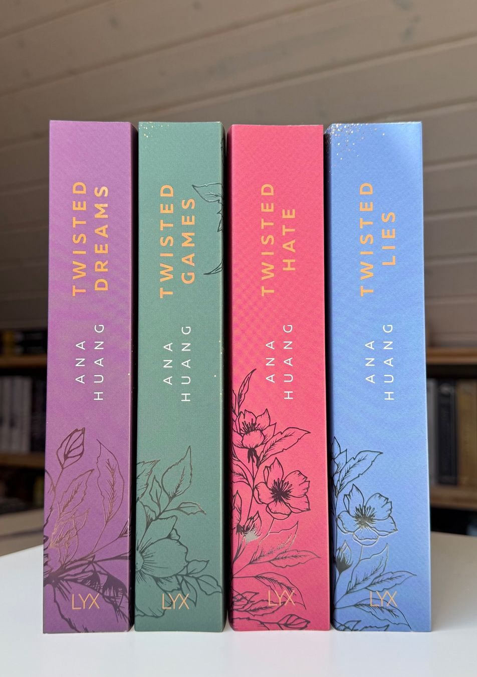 Libri: Ana Huang - Buchset - Twisted Series – Nuovo e nell'imballaggio originale da Eichberg venduto da Lolapop18 1