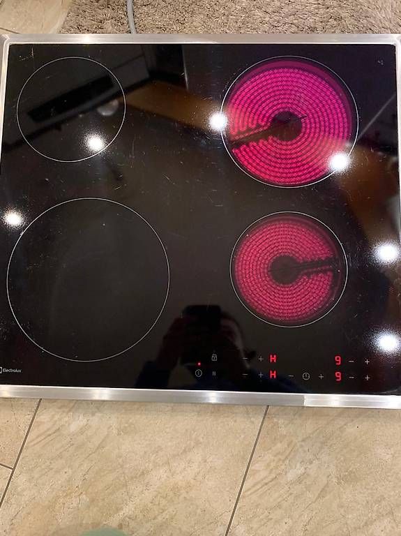 Herde: Einbau Glaskeramik Marke Electrolux Touch Display – Gebraucht aus Anglikon von ver_s2p8 1