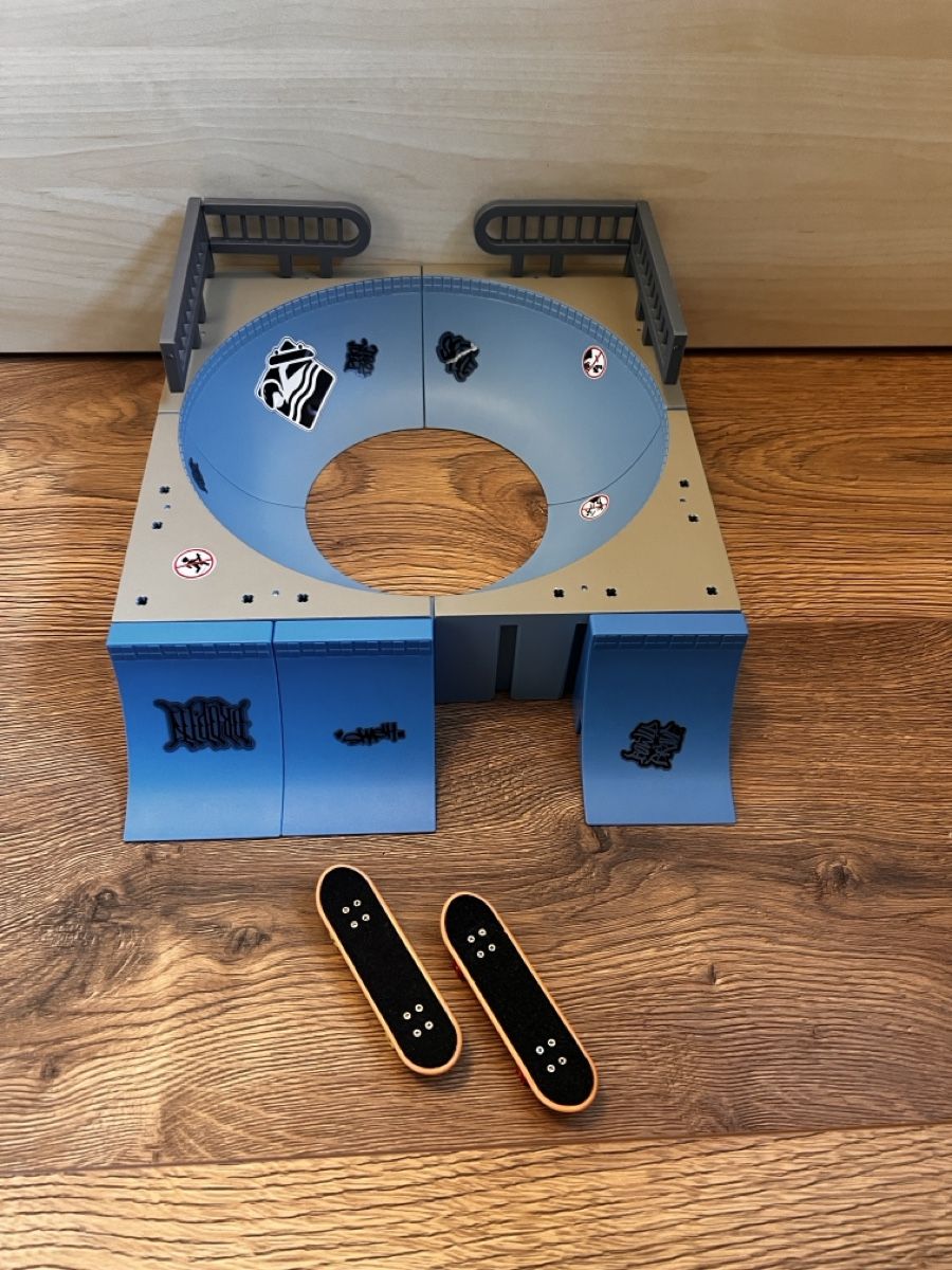 Giocattoli: Tech Deck Skatepark Rampe mit zwei Fingerboards – Usato da Neuenkirch venduto da Roli_79