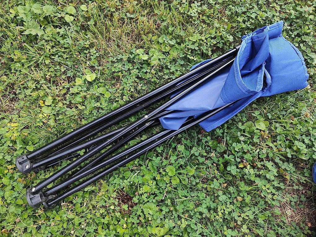 Chaises: 2x Klappbare Campingstühle Blau inkl. Tragetasche – D'occasion à Binningen par x-lemming 3