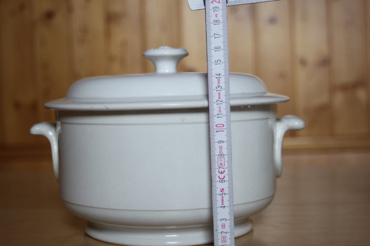 Ciotole: Alte, schöne Suppenschüssel mit Deckel – Usato da Sumiswald venduto da Lottie22 9