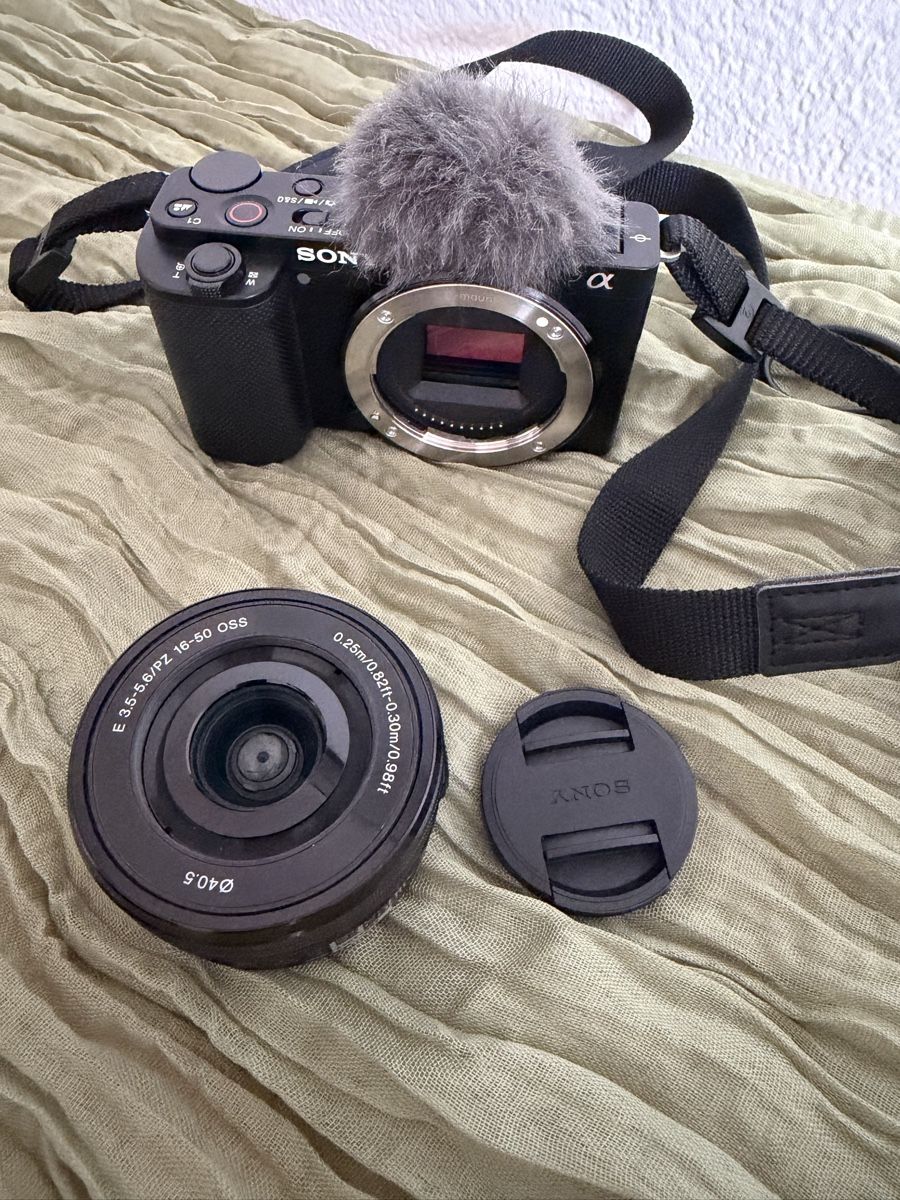 Sony Fotocamera: Sony ZV-E10 16-50mm Objektiv mit Tasche – Usato da Güttingen venduto da bea_2ypn 2
