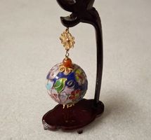Cloisonné (Emaillierte) Kugel an Ständer ca. 14.5 cm
