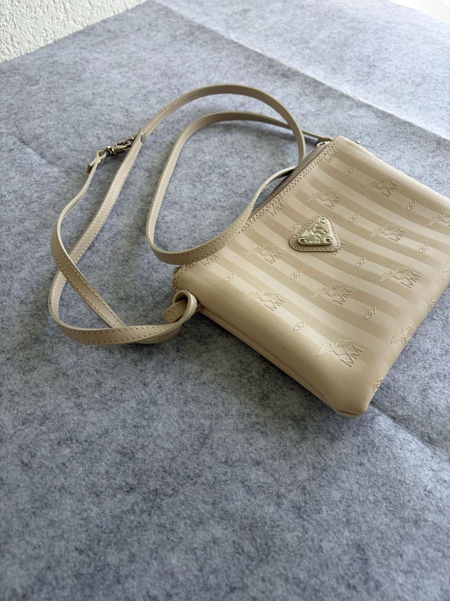 Maison Mollerus Taschen für Damen: Mollerus kleine Umhängetasche – Gebraucht aus Düdingen von shoppingUA 1