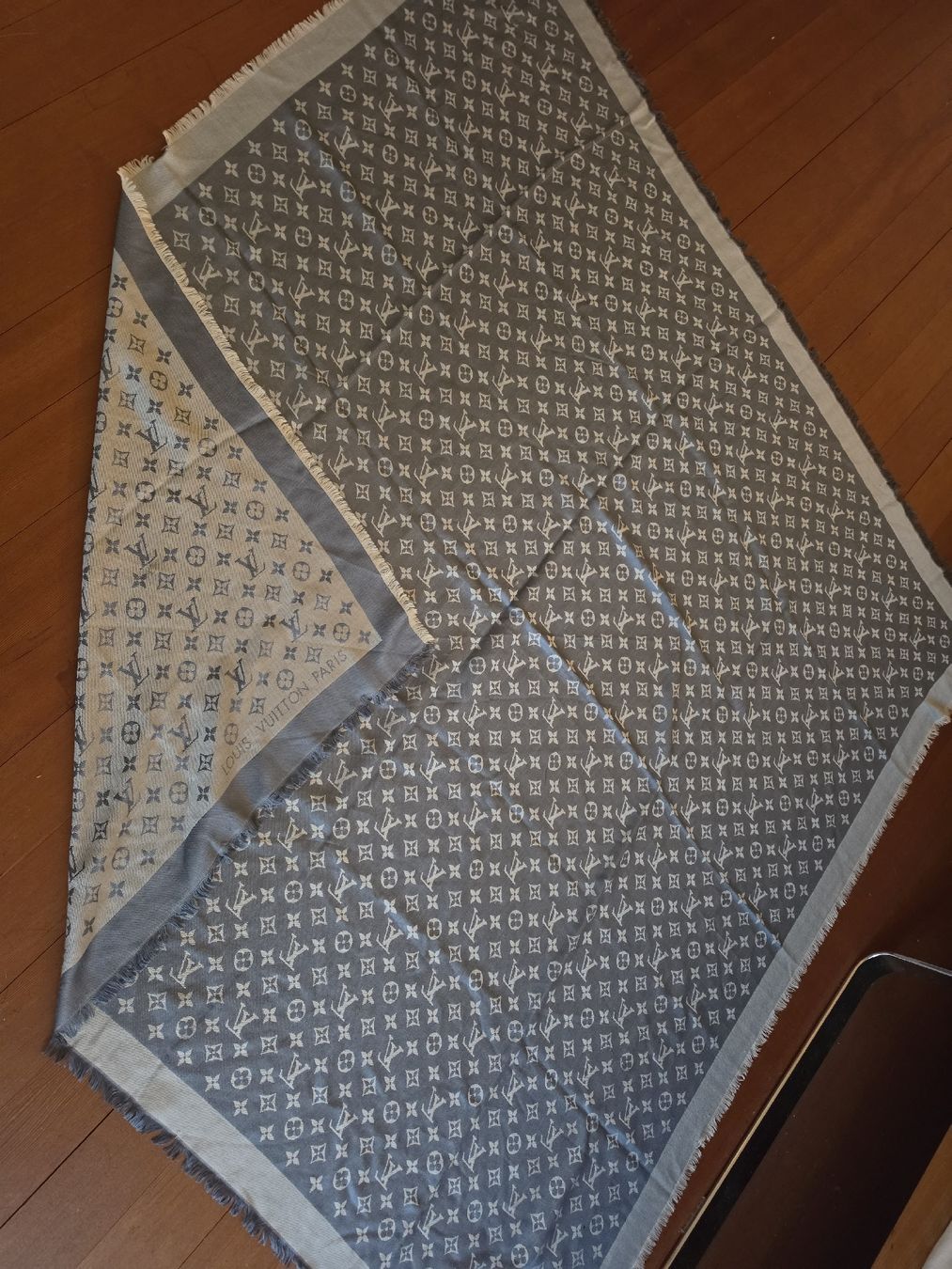 Louis Vuitton Foulards, Tücher & Schals: Louis Vuitton Tuch – Gebraucht aus Meilen von Dburchard