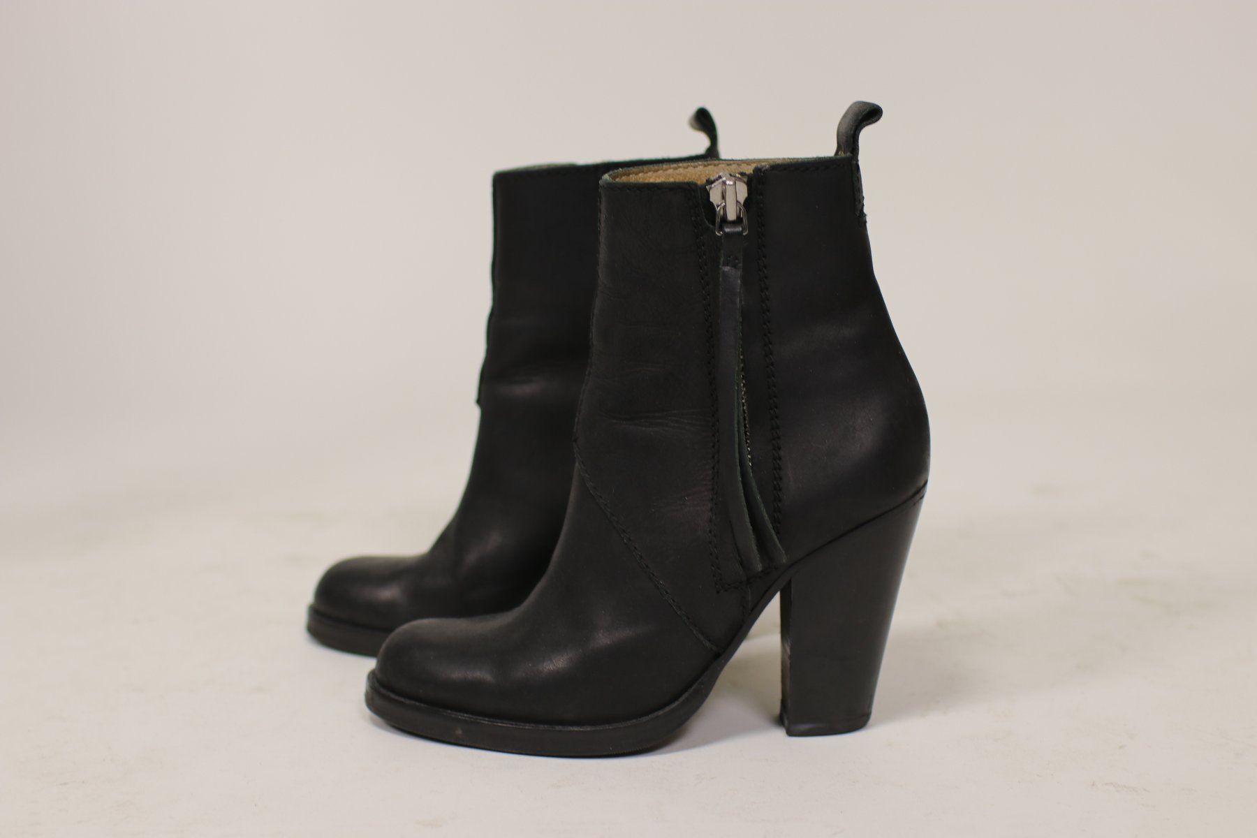 Acne Studios Scarpe da donna: ACNE Pistole Leather Boots - Size 38 – Usato da Hombrechtikon venduto da BAZ-Vintage 1