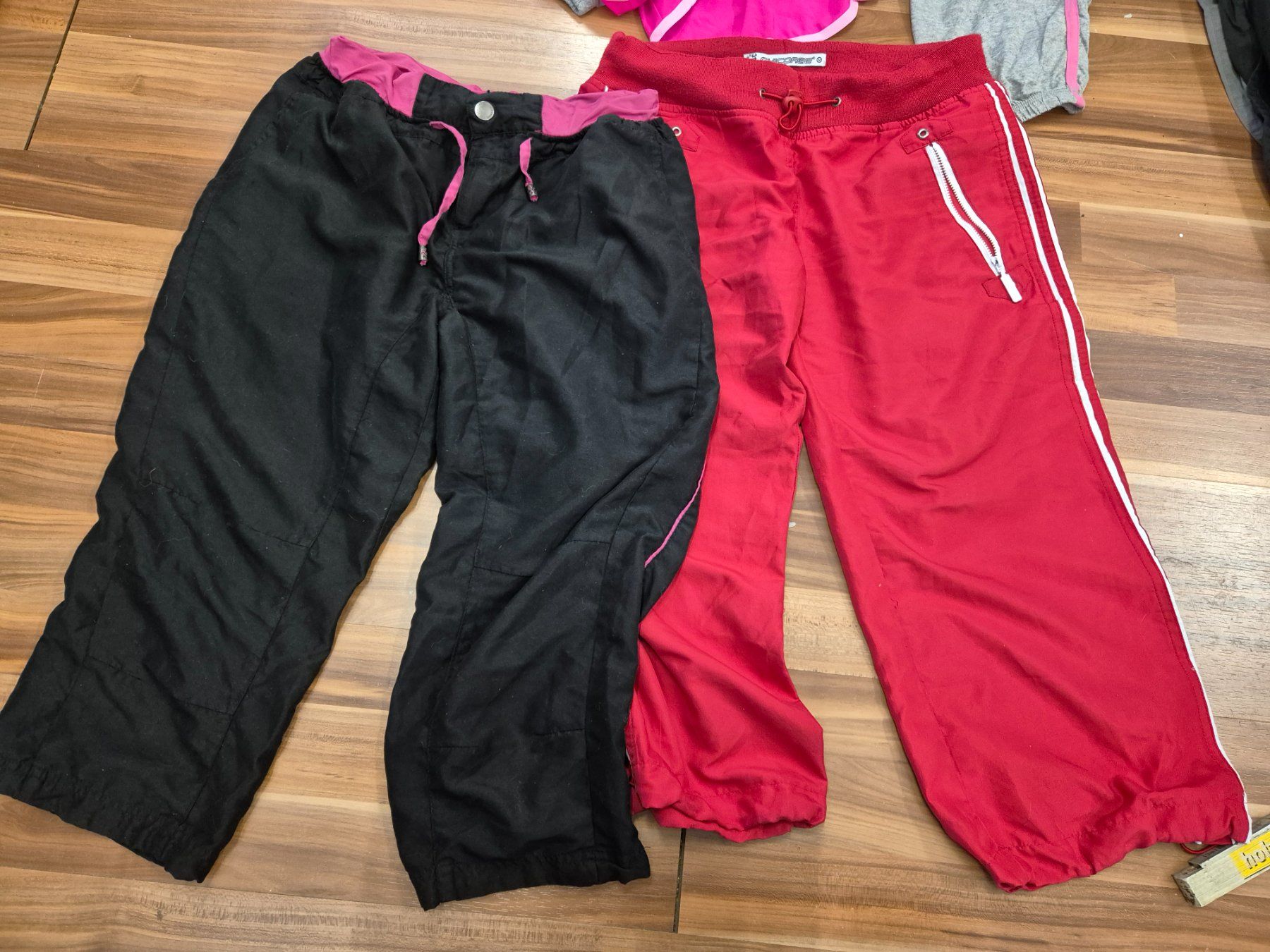 Hosen: 1 Sporthosen  Gr. M, K8 – Gebraucht aus Schwarzenburg von flamingo1970 1