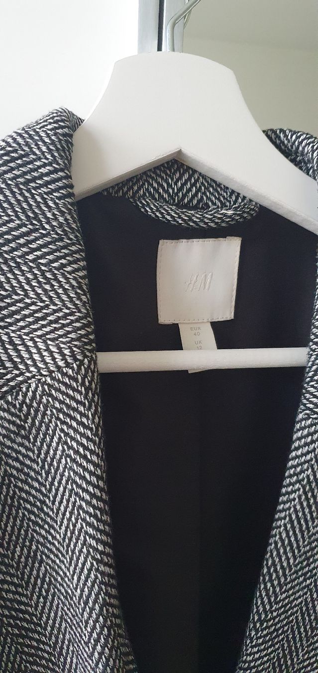 H&M Jacken: Blazer H&M schwarz/weiss Grösse 40 – Gebraucht aus Goldach von nikkaaa 1