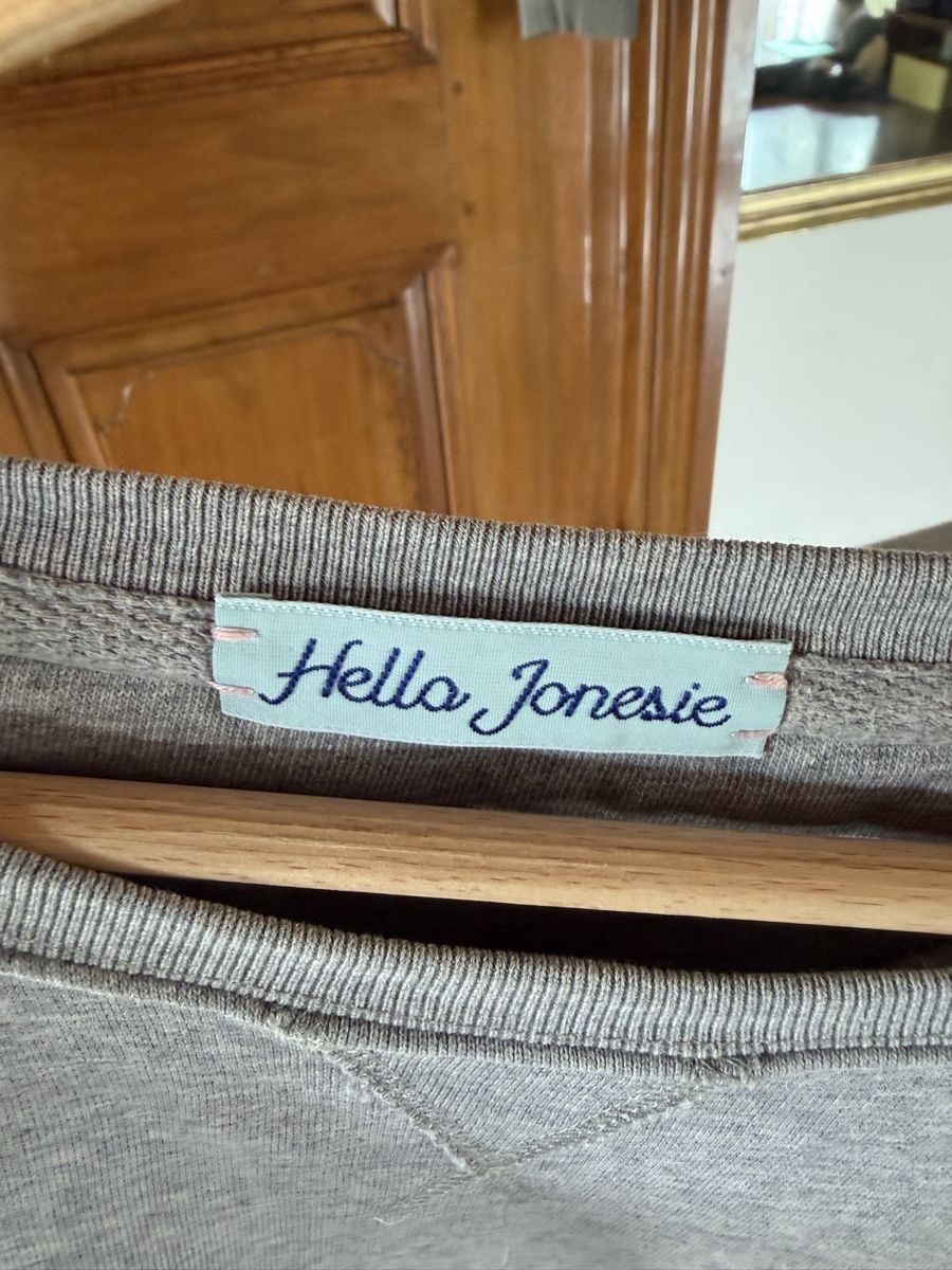 Pulls & Sweat-shirts: Pullover von Hello Jonesie, Grösse M – D'occasion à Reinach AG par Ben14gs 3