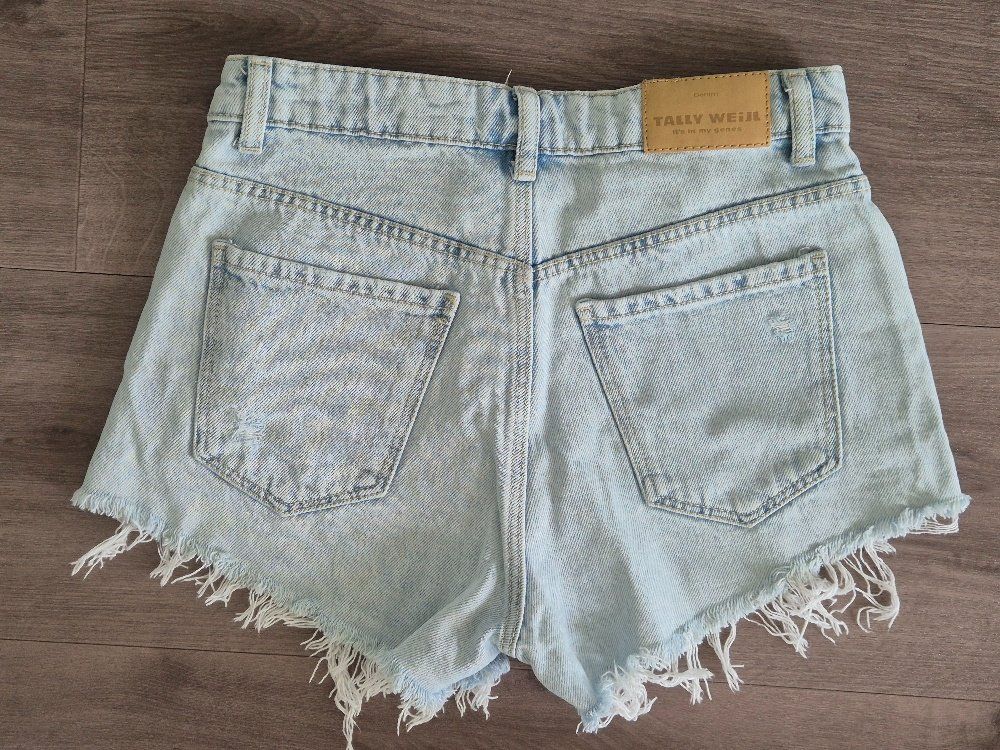 Tally Weijl Hosen: Jeans Shorts Gr. 34 – Gebraucht aus Buttisholz von sico20 1