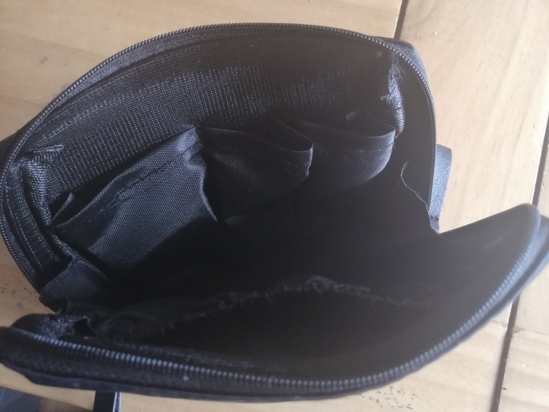 Custodie per cosmetici: Necessaire klein zum Reisen – Nuovo (secondo la descrizione) da Galgenen venduto da flexvertebra 1