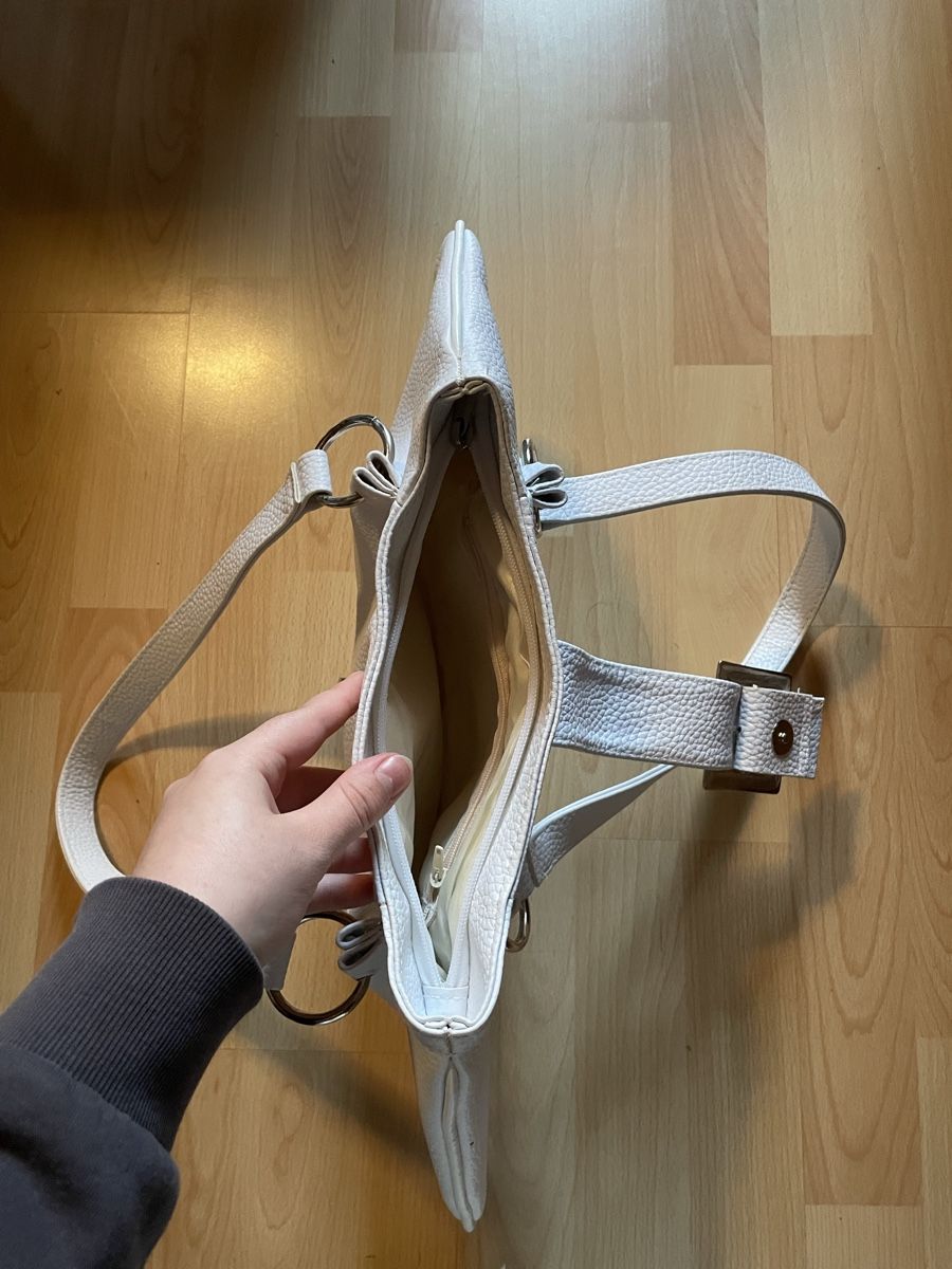 Taschen für Damen: Weisse Y2k Baguette Schultertasche – Gebraucht aus Gerzensee von younatp 2