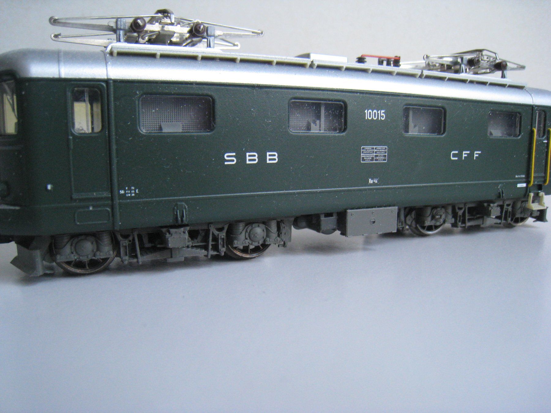 Trix Modellini di ferrovie: Trix Re 4/4 I 10015 Düsengitter grün, mit DDC Decoder, 22330 – Usato da Buchs ZH venduto da swiss-train 4