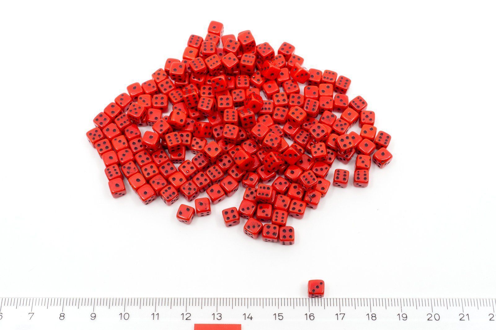 Tutte le decorazioni: 200 Mini-Würfel 4x4 mm rot – Usato da Chur venduto da silbermond917