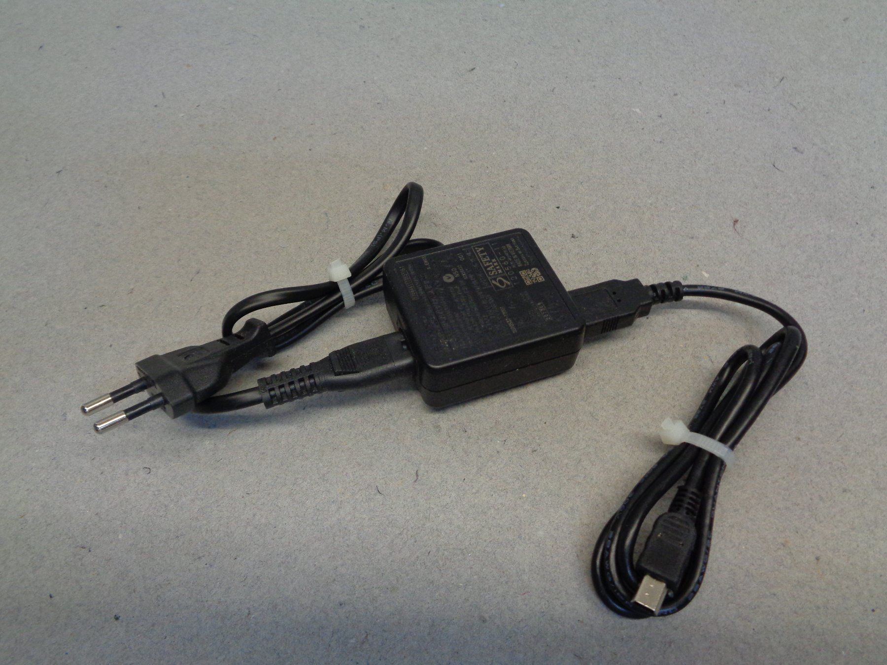 Altri Accessori: Ladekabel / Sony / AC-UB10D – Usato da Aarwangen venduto da SEC500