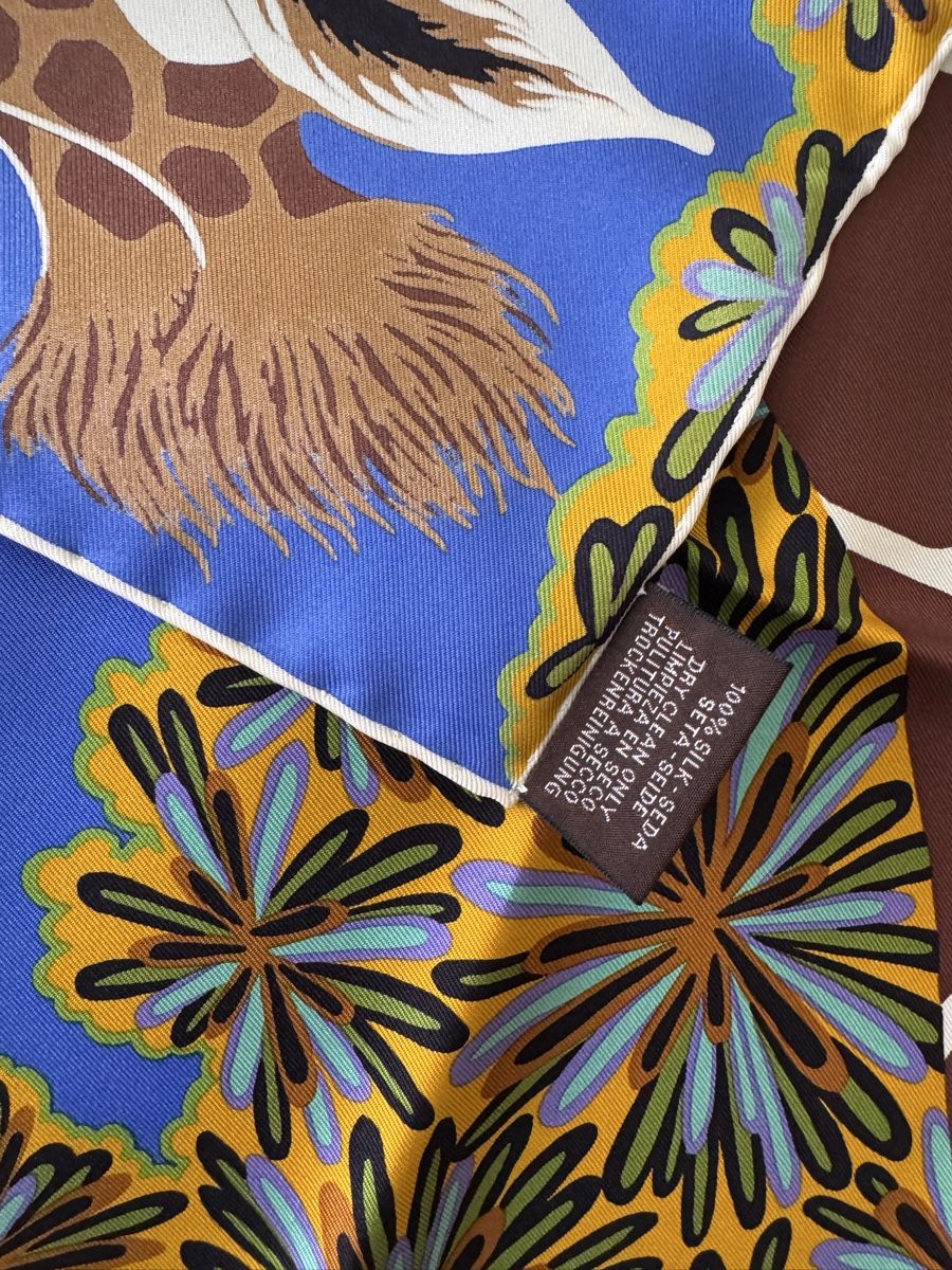 Hermès Foulard & Sciarpe: Hermès gavroche 41x41cm neuf The Three Graces – Nuovo e nell'imballaggio originale da Genève venduto da HappyLifestyle 1