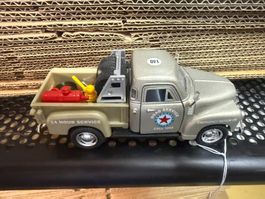 Chevrolet 1953 PickUp Strassenhilfe 1:38 grau Kinsmart 140