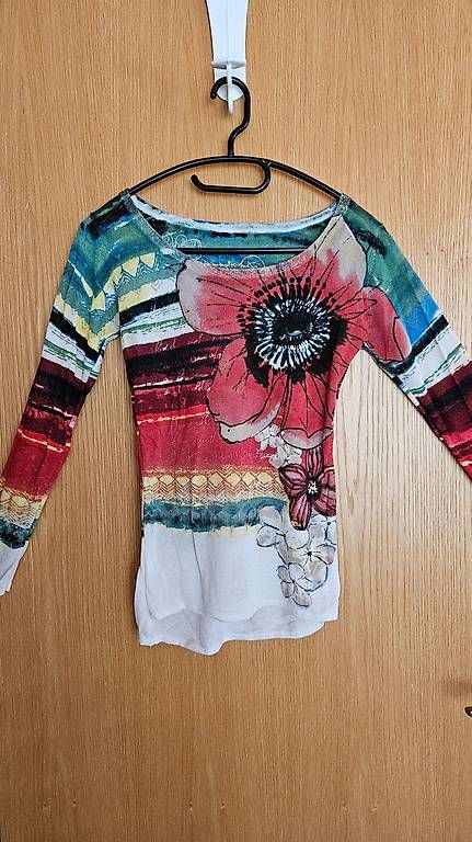 T-shirt: Maglia Desigual S – Usato da Lumino venduto da Doni_dp