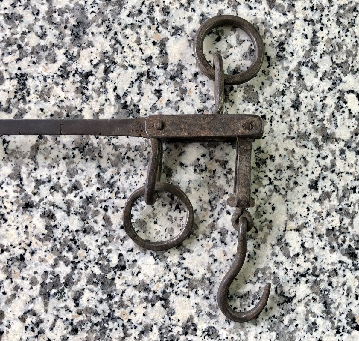 Bilance e pesi: Antike Stangenwaage – Usato da Altdorf UR venduto da Arnold510 1