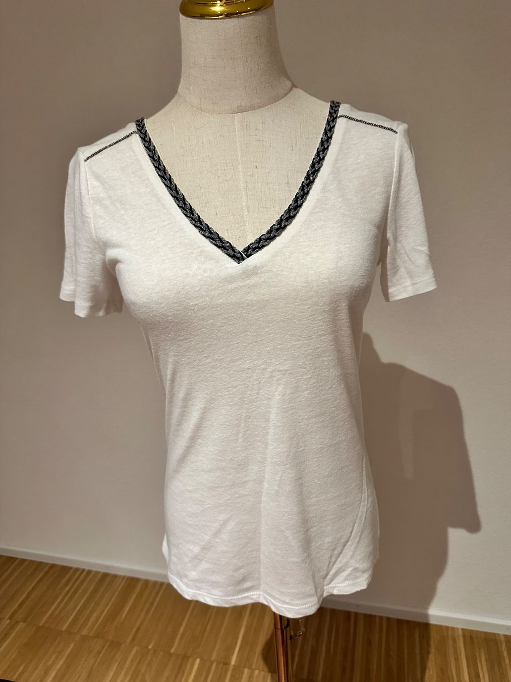 T-Shirts: White t-shirt size S by MORGAN – Neu (gemäss Beschreibung) aus Neuchâtel von agn_jc66