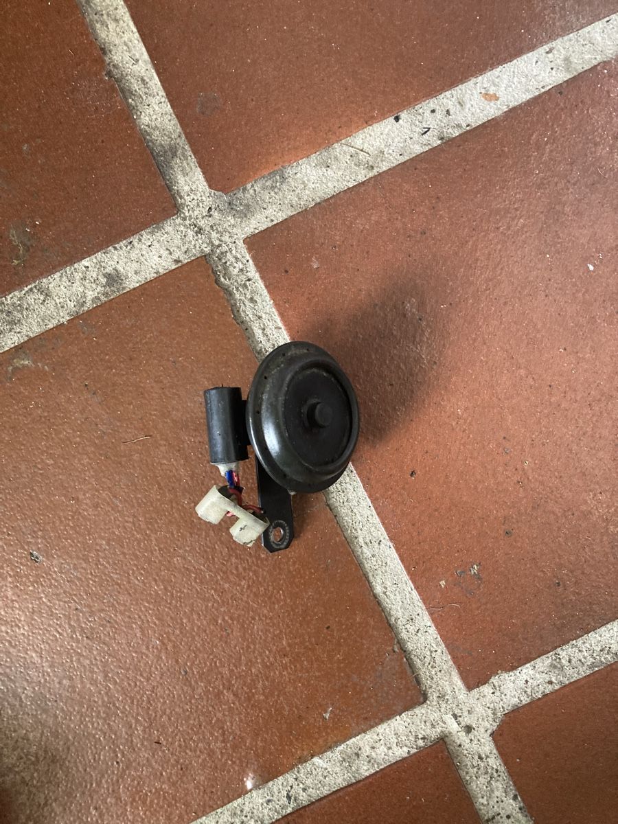 Tutti pezzi di ricambio auto:  Horn (Hupe) – Usato da Tenniken venduto da nan_6w7n 1