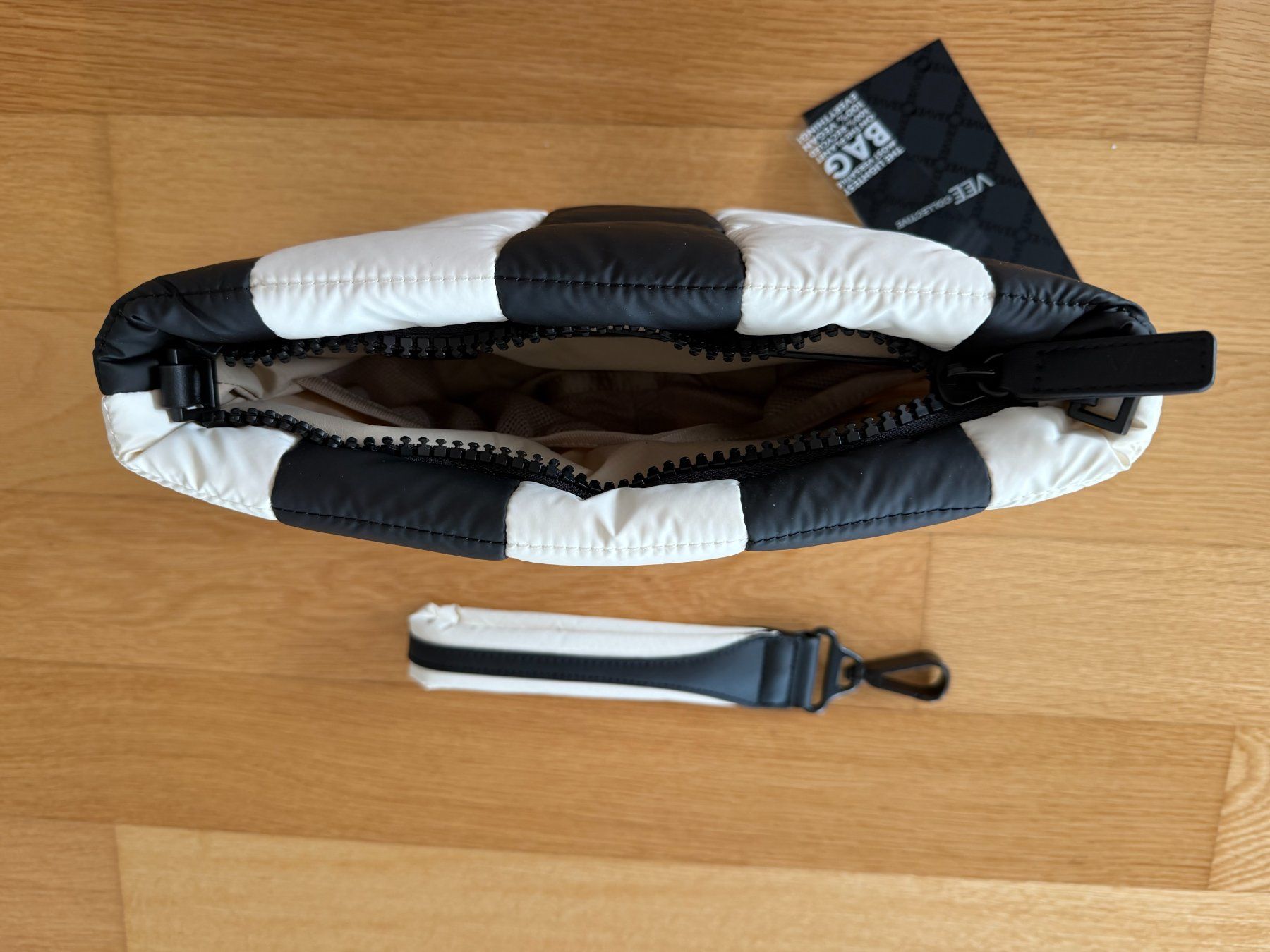 Borse: VEE Collective Porter Clutch Stripes – Nuovo e nell'imballaggio originale da Kilchberg ZH venduto da Naori12 2