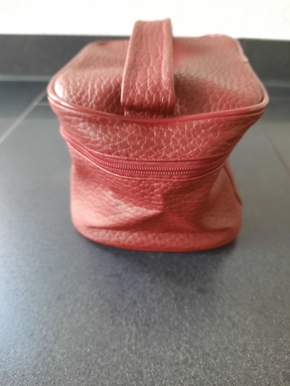 Kosmetikkoffer: Kosmetiktasche / Necessaire Bordeaux – Neu (gemäss Beschreibung) aus Dörflingen von Palmetto 1