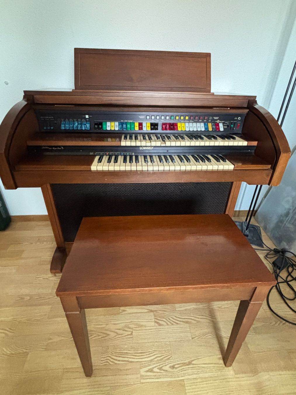 Strumenti musicali: Orgel Lowrey Jubilee gratis abzugeben – Usato da Wichtrach venduto da Espada7 4
