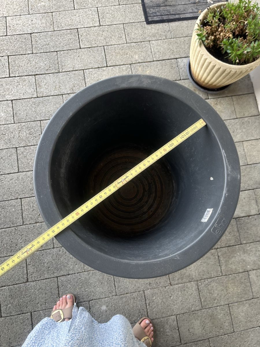 Blumentöpfe: Blumentopf Anthrazit gross  – Gebraucht aus Kirchleerau von Carmelita_M 1
