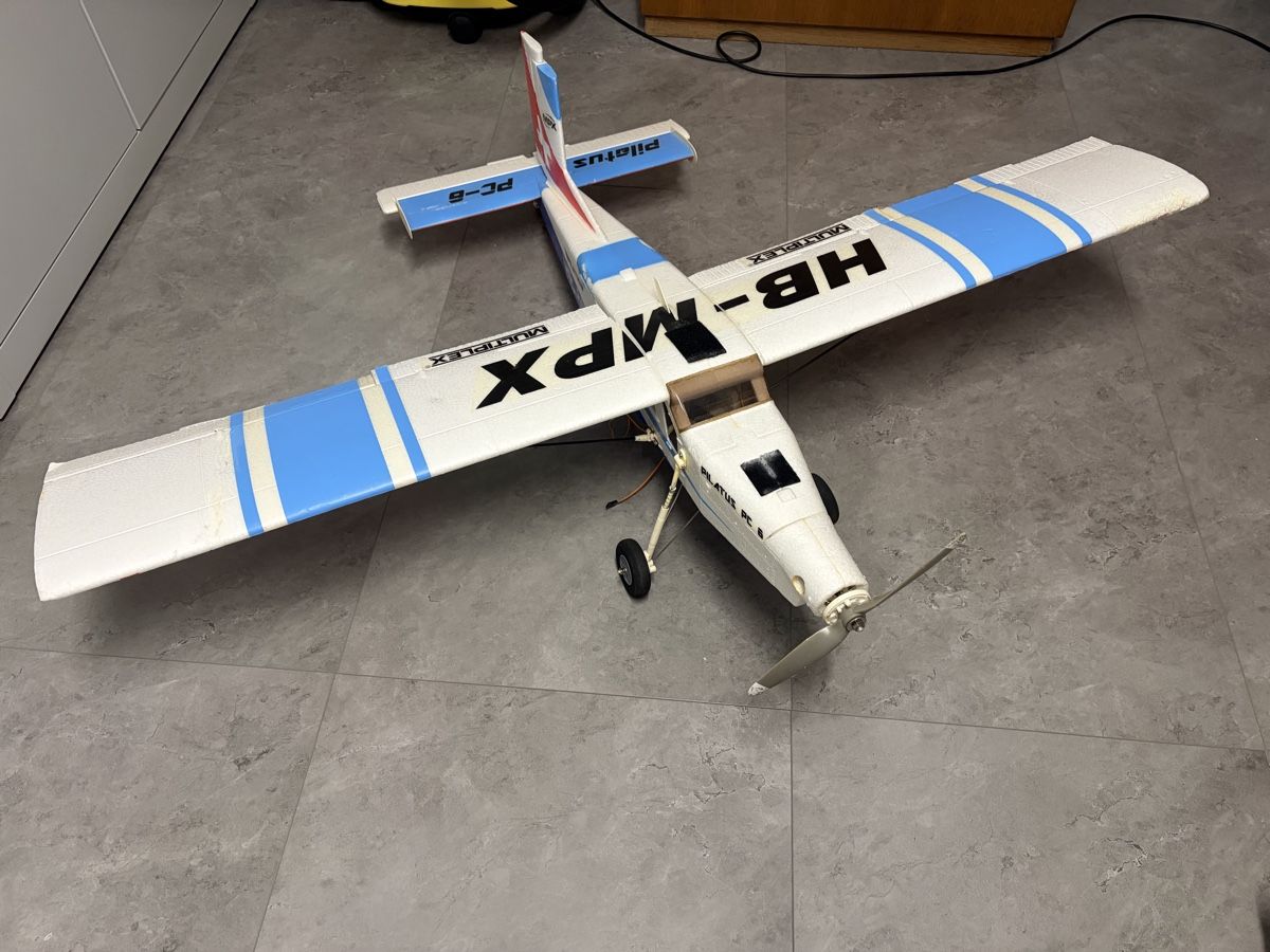 RC Kits de montage: RC Flugzeug Pilatus PC-6 – Défectueux à Laufenburg par yan_vd6h